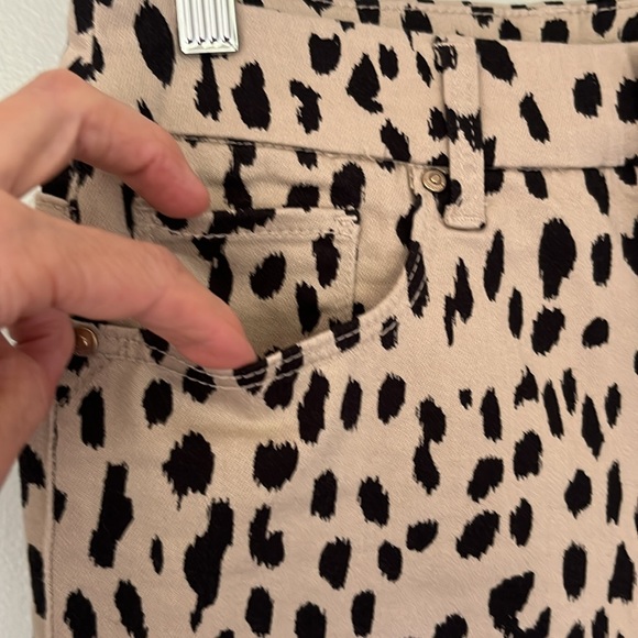 Chico’s So Slimming Ankle Cheetah  Jeans - Picture 5 of 10